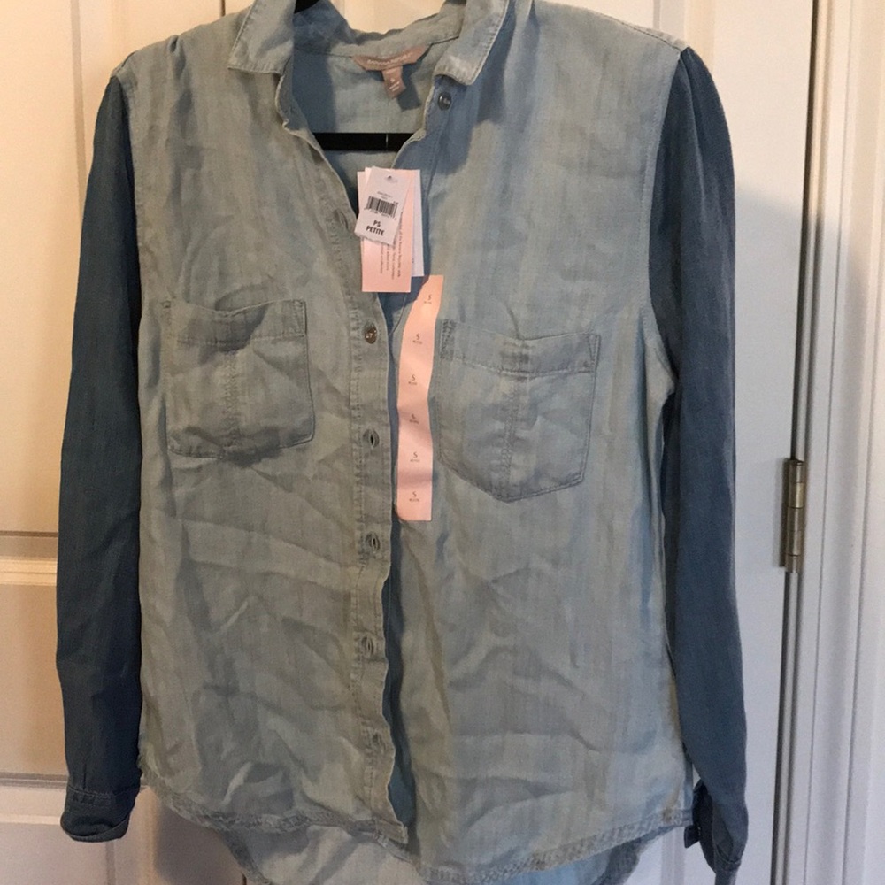 NWT two-toned Banana Republic button down blouse